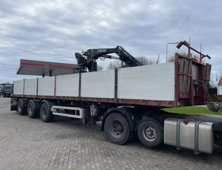 VAN HOOL HIAB 130-R-F2 / Steered