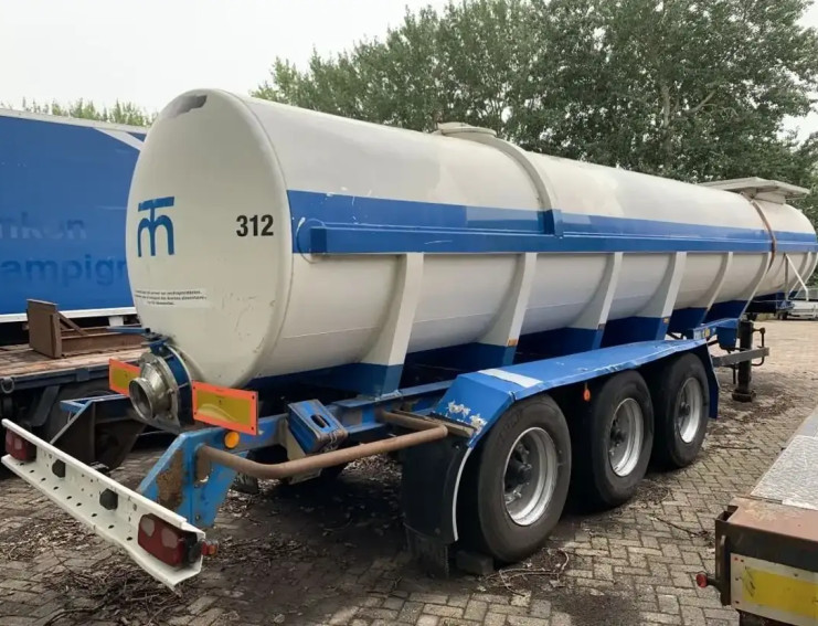 LAG 0-3-40 3-axle water tanktrailer Langzaam Verkeer 24,5M3